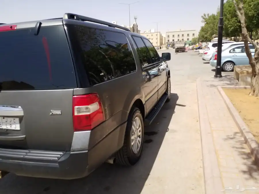 فورد اكسبديشن 2013 طويل بدون دبل بحالة الوكالة 13