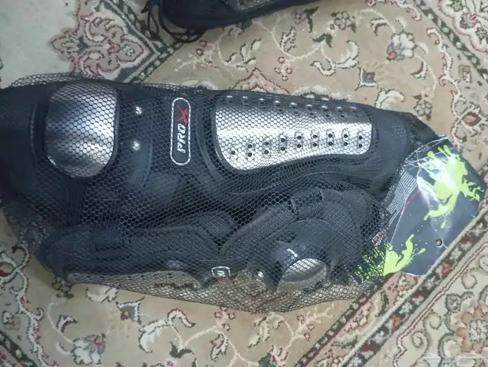 خوذة دباب مع طقم حماية ارجل... Motorcycle Helmet 2