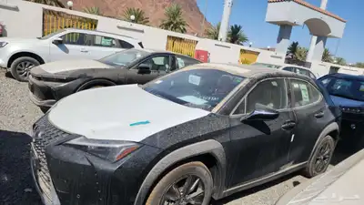 لكزس UX300 h 2024 0