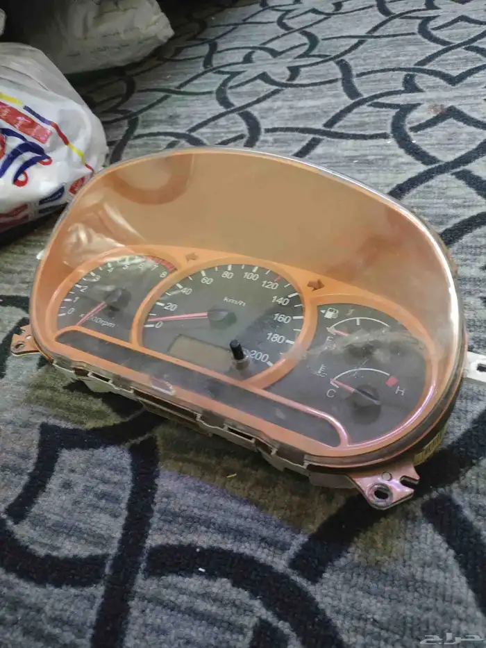 للبيع طرمبة مستعملة وغطاء مكينة زيت وطبلون 3 قطع مستعملة 4