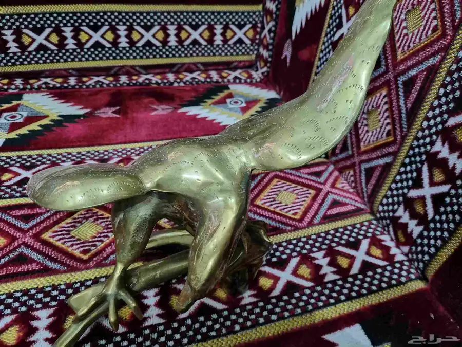 صقر نحاسي المسافة من الجناح للجناع 40 سناي الارتفاع 30 سنتي 1