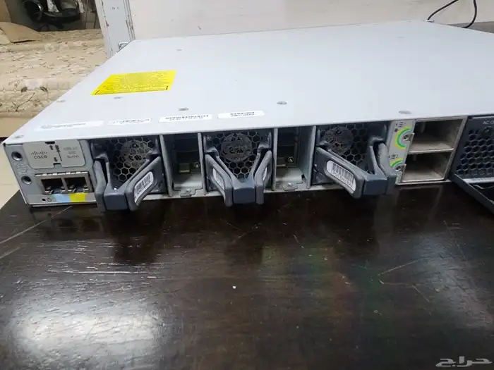 للبيع سويتش Cisco احترافي Catalyst 9300 48P PoE 5