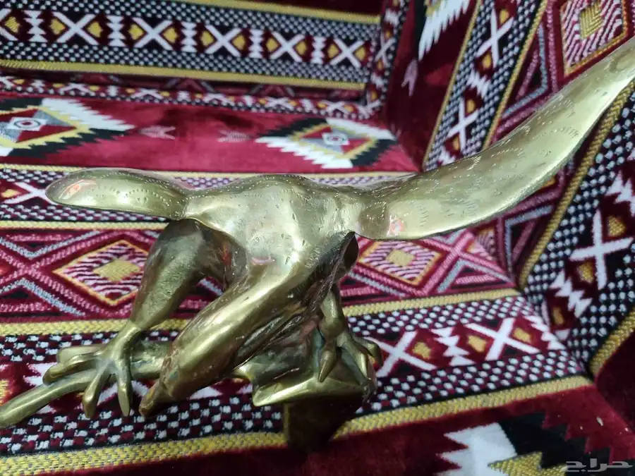 صقر نحاسي المسافة من الجناح للجناع 40 سناي الارتفاع 30 سنتي 4
