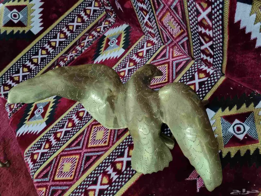 صقر نحاسي المسافة من الجناح للجناع 40 سناي الارتفاع 30 سنتي 0