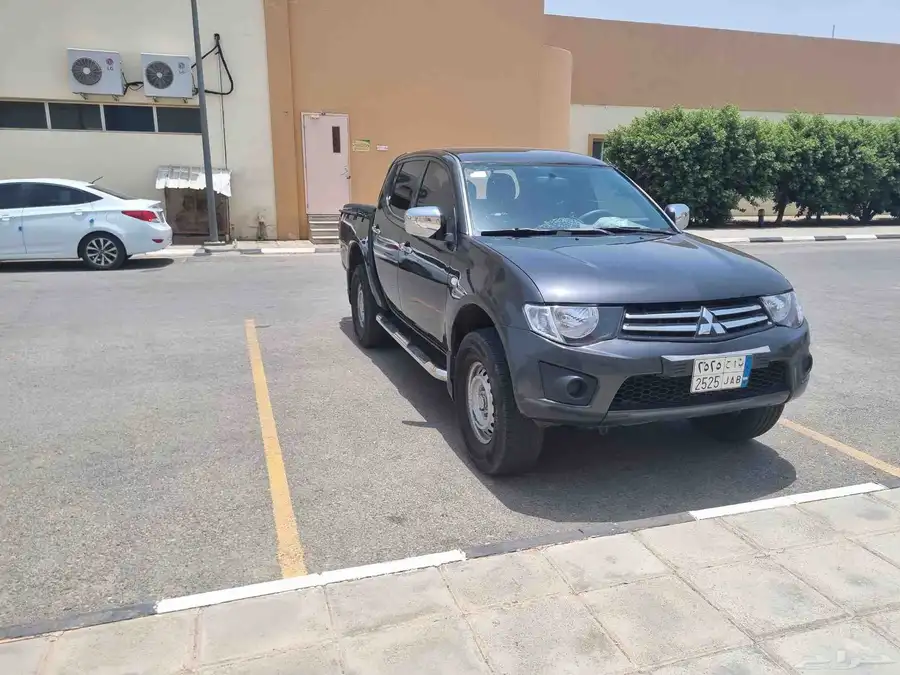 متسوبيشي وانيت دبل بنزين l200 0