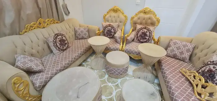 كنب . ثلاجه . غاز 3