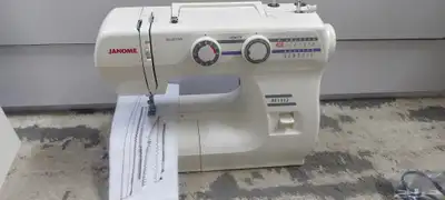 مكينة خياطة و تطريز جانومي شبه جديدة 1