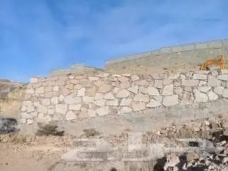 ابو اسد لجميع المقاولات اشغال الحجر 0