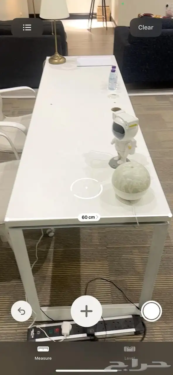 طاولات مكاتب عمل عدد 4 وطاولة اجتماع 1