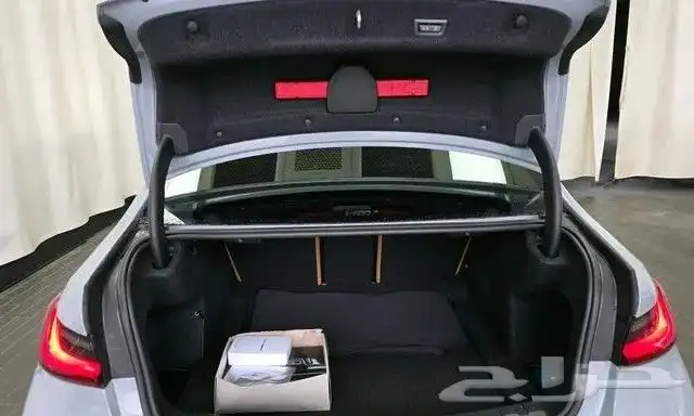 BMW 320I M Sport 2024 استيراد من كوريا - معرض العصيمي 15