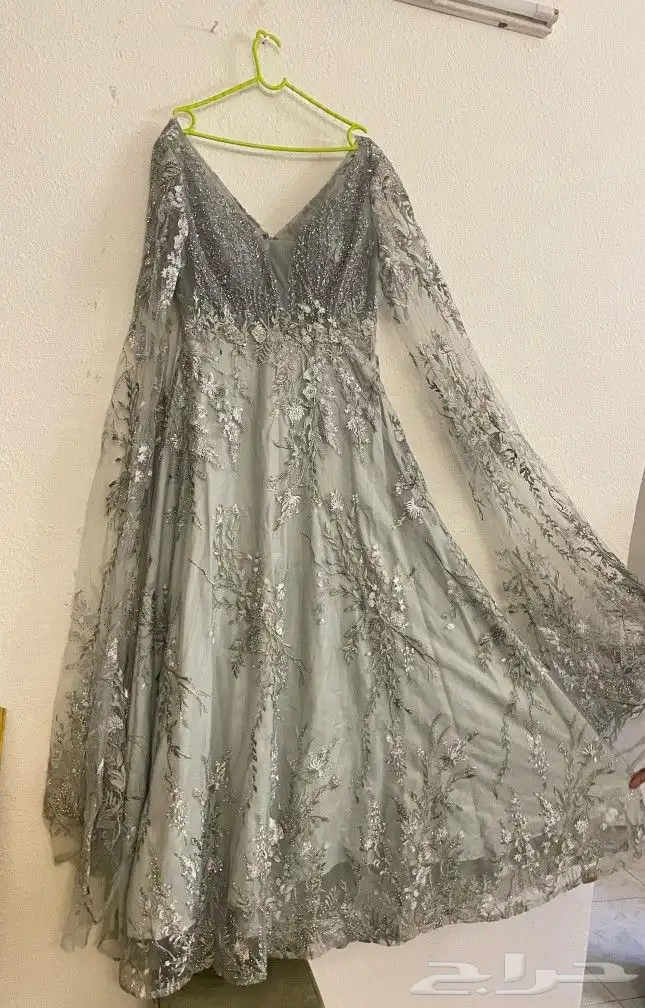 فستان فخم مقاس xl لبسه واحده فقط للبيع 250ريال سعر 1