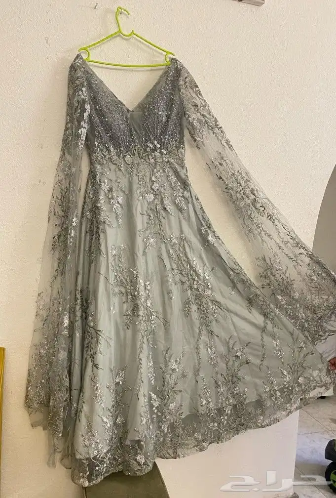 فستان فخم مقاس xl لبسه واحده فقط للبيع 250ريال سعر 0