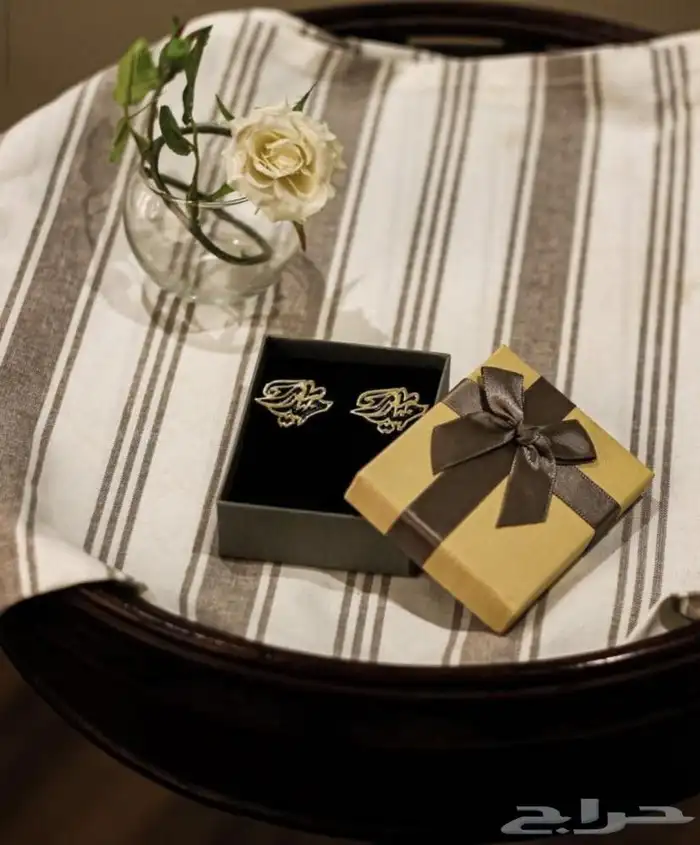 كبكات رجاليه فضي او ذهبي تصميم عصري وأنيق زرار ثوب بالاسم 5