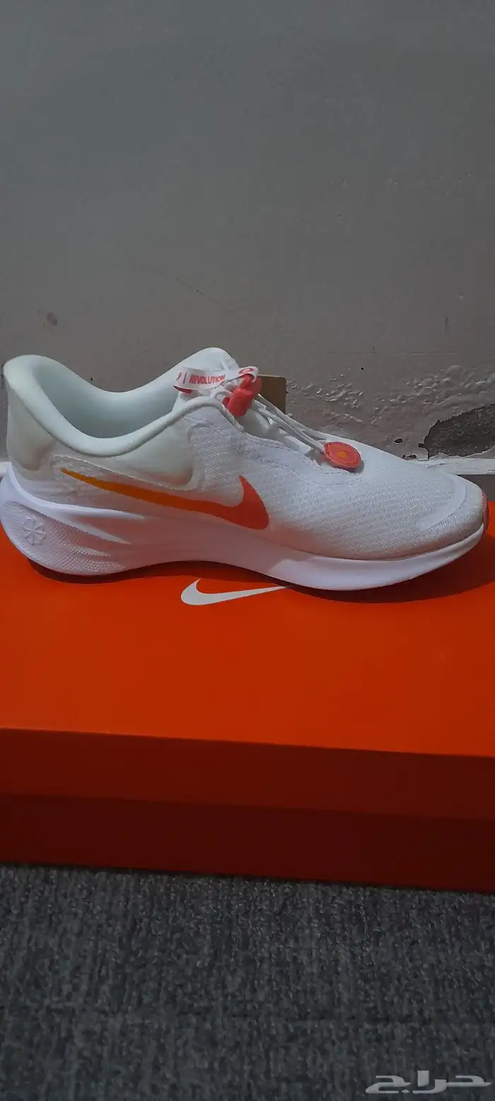 جزمة نايك Revolution للبيع 1