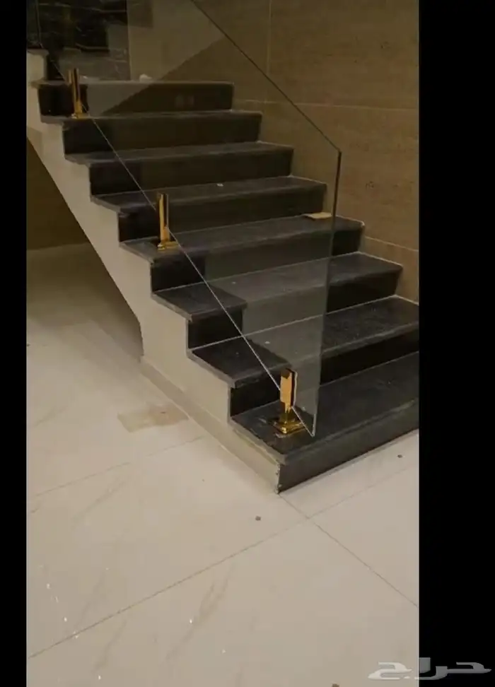 معلم زجاج حمام شاور زجاج ابواب دربزان م تب زجاج جد  حمام 5