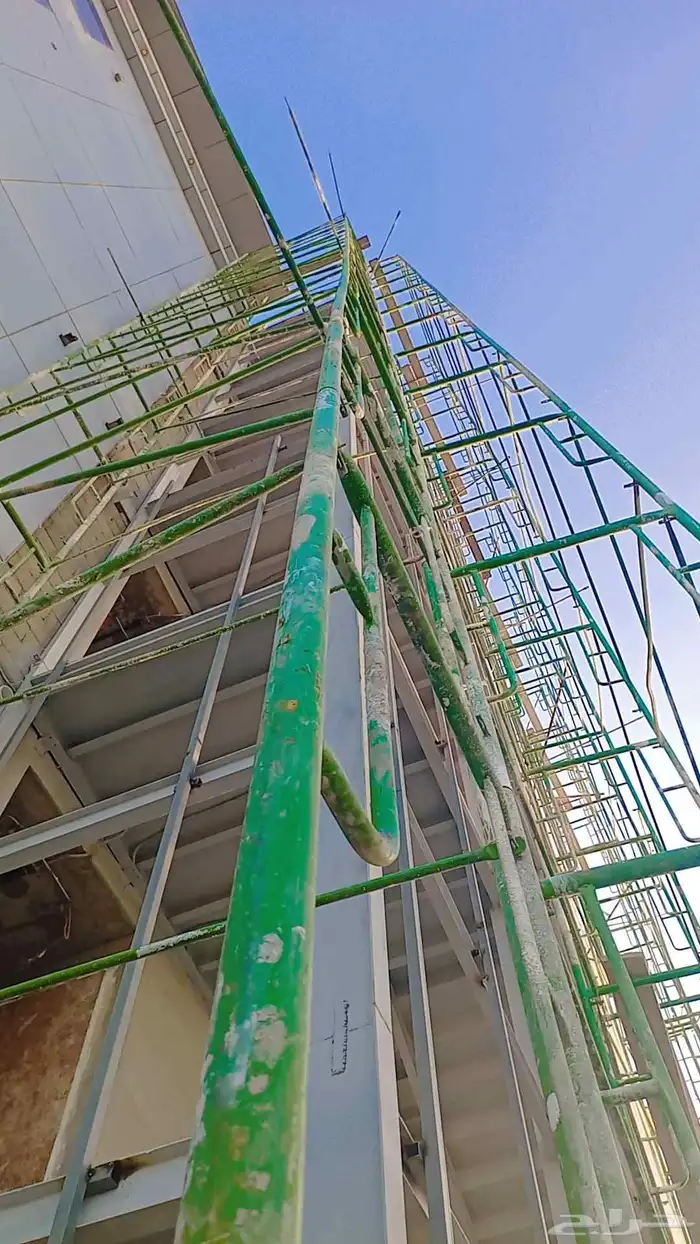 شركة أبوعزام لسقالأت 1