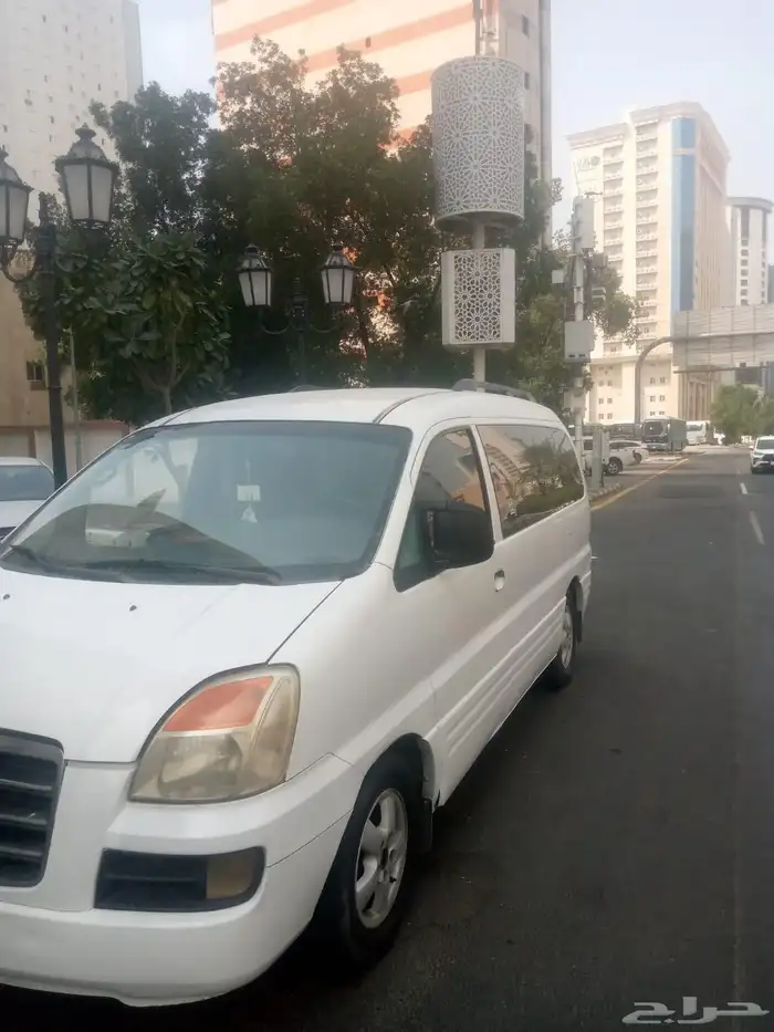 باص اتش وان معا السايق لتوصيل او اتوزيع للمحلات والشركات 0