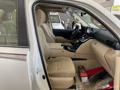 لاندكروزر جي اكس ار بريمي L2 2025 15