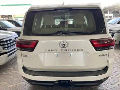 لاندكروزر جي اكس ار بريمي L2 2025 1