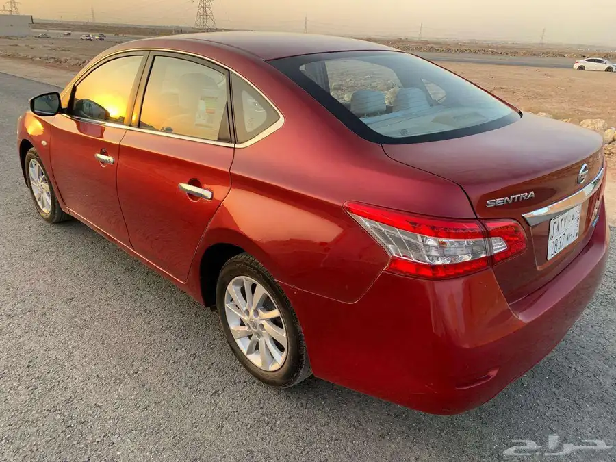 nissan Sentra full option 5