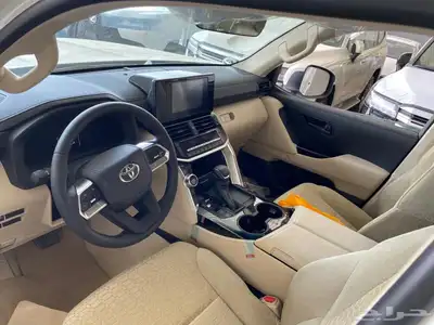 لاندكروزر جي اكس ار بريمي L2 2025 12