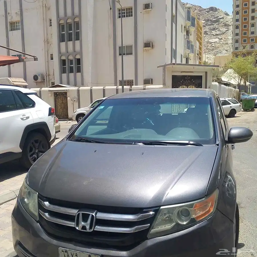 هوندا اوديس موديل 2016 ماشيه 350 الف السعر 31 الف موجود قسط 5