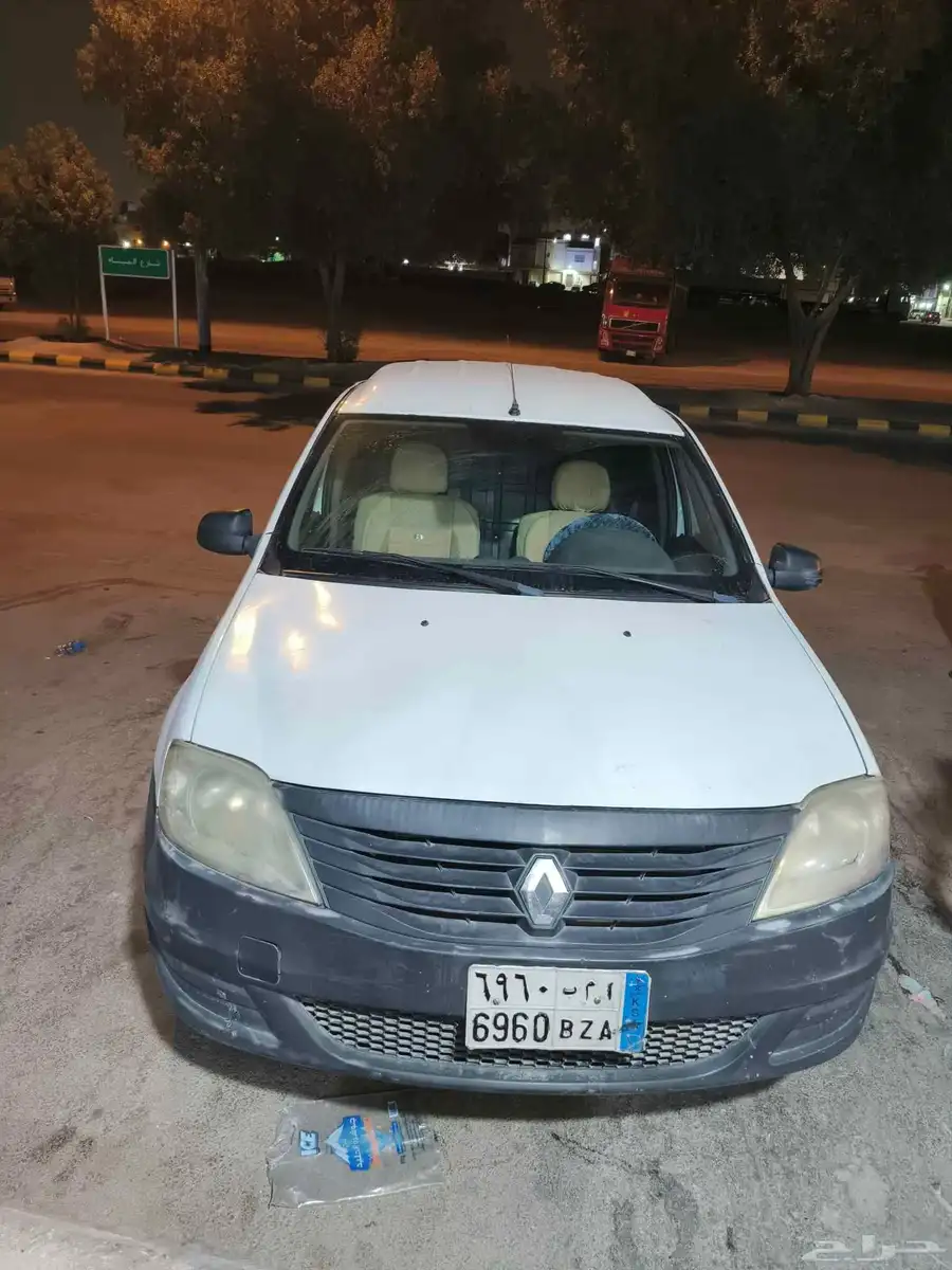 فان رينو ابيض موديل 2012 1
