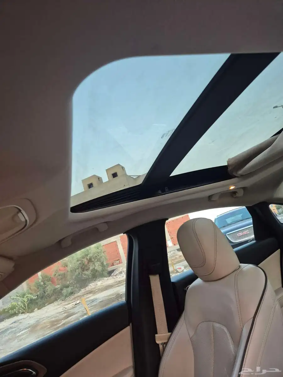 كرايزلر C200 مستعملة قير اوتوماتيك بنزين 12