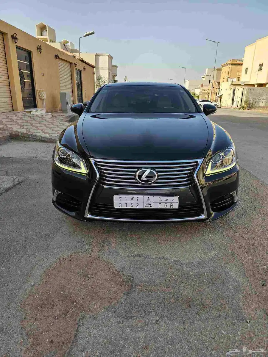 لكزس LS460L موديل 2014 ممشي قليل 1