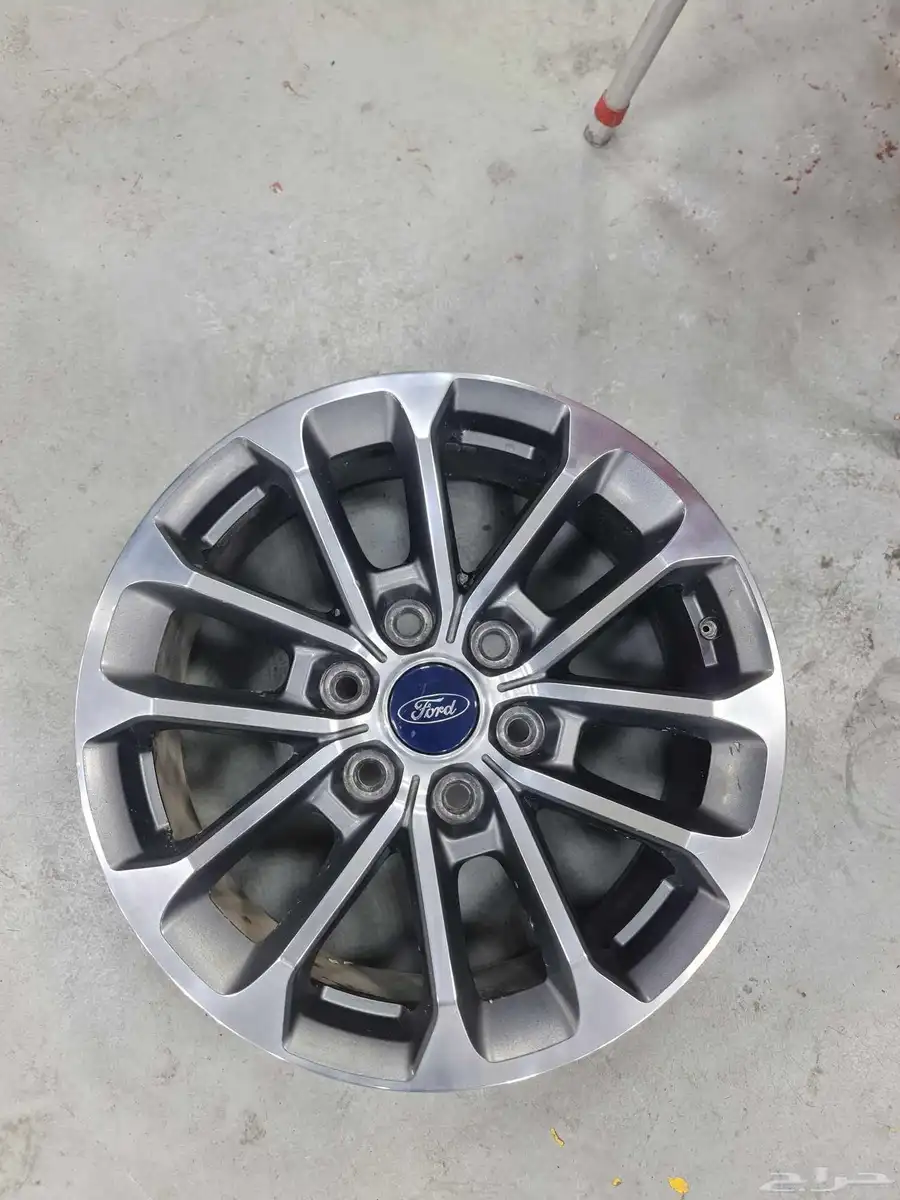 4 جنوط فورد F150 موديل 2020 اصليه وكاله مقاس 18 نضيفه جدا 2
