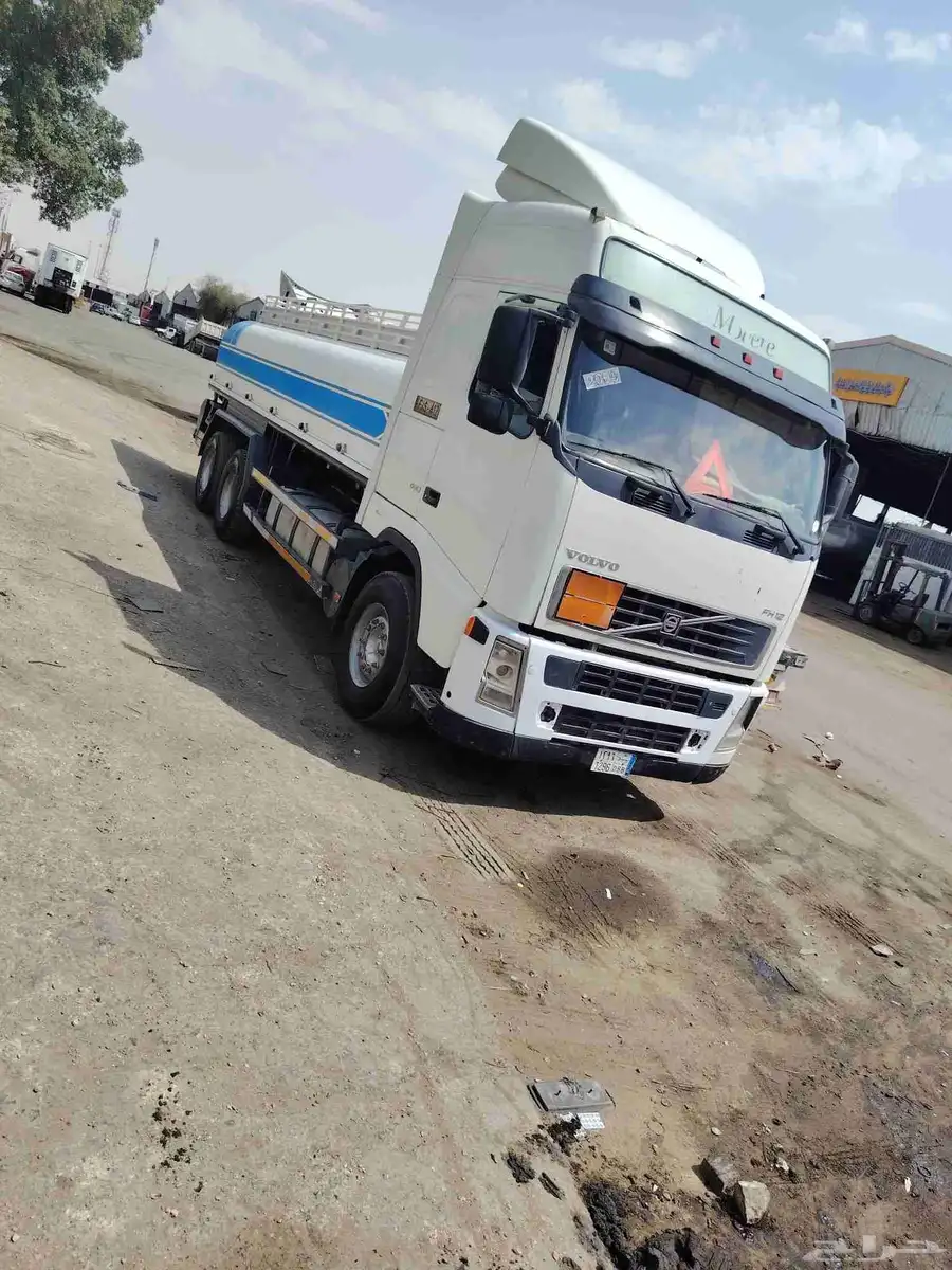 sell Volvo 2005 modell 4