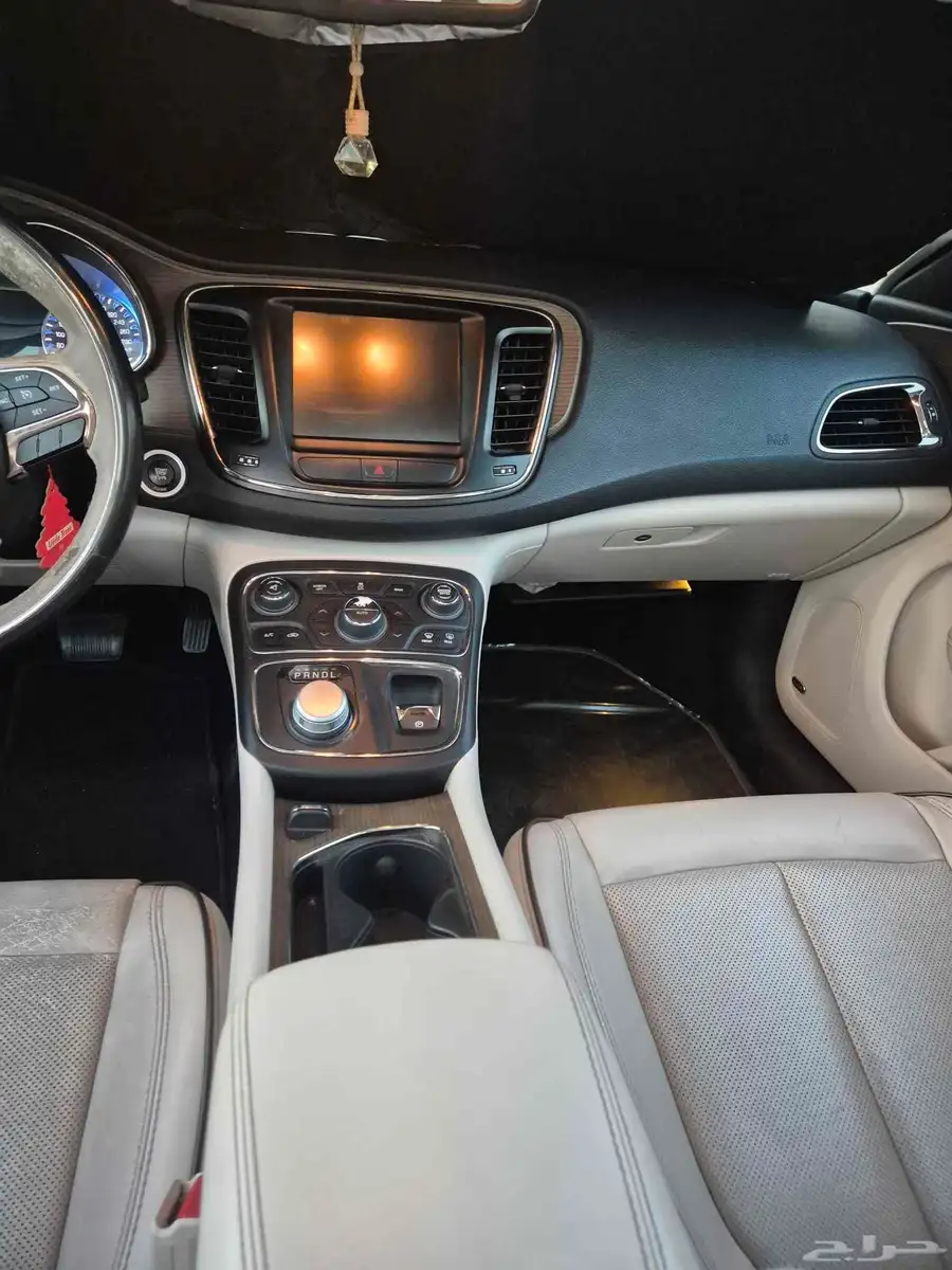 كرايزلر C200 مستعملة قير اوتوماتيك بنزين 6