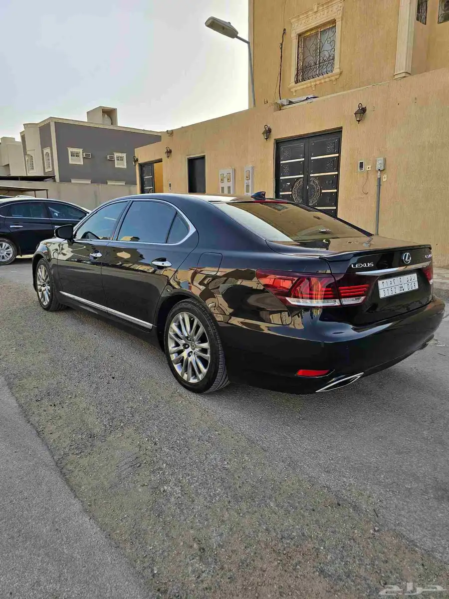 لكزس LS460L موديل 2014 ممشي قليل 3