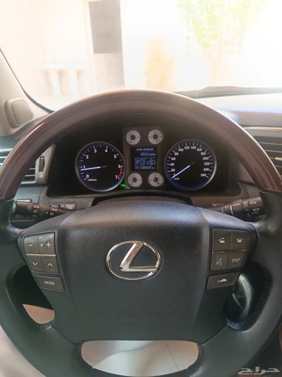 جيب لكزس 2011 12