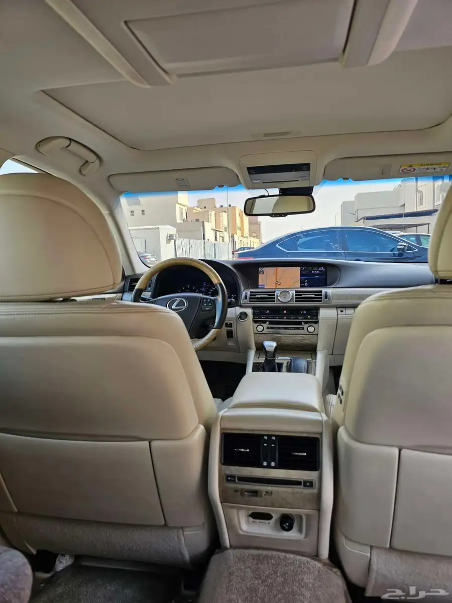 لكزس LS460L موديل 2014 ممشي قليل 10