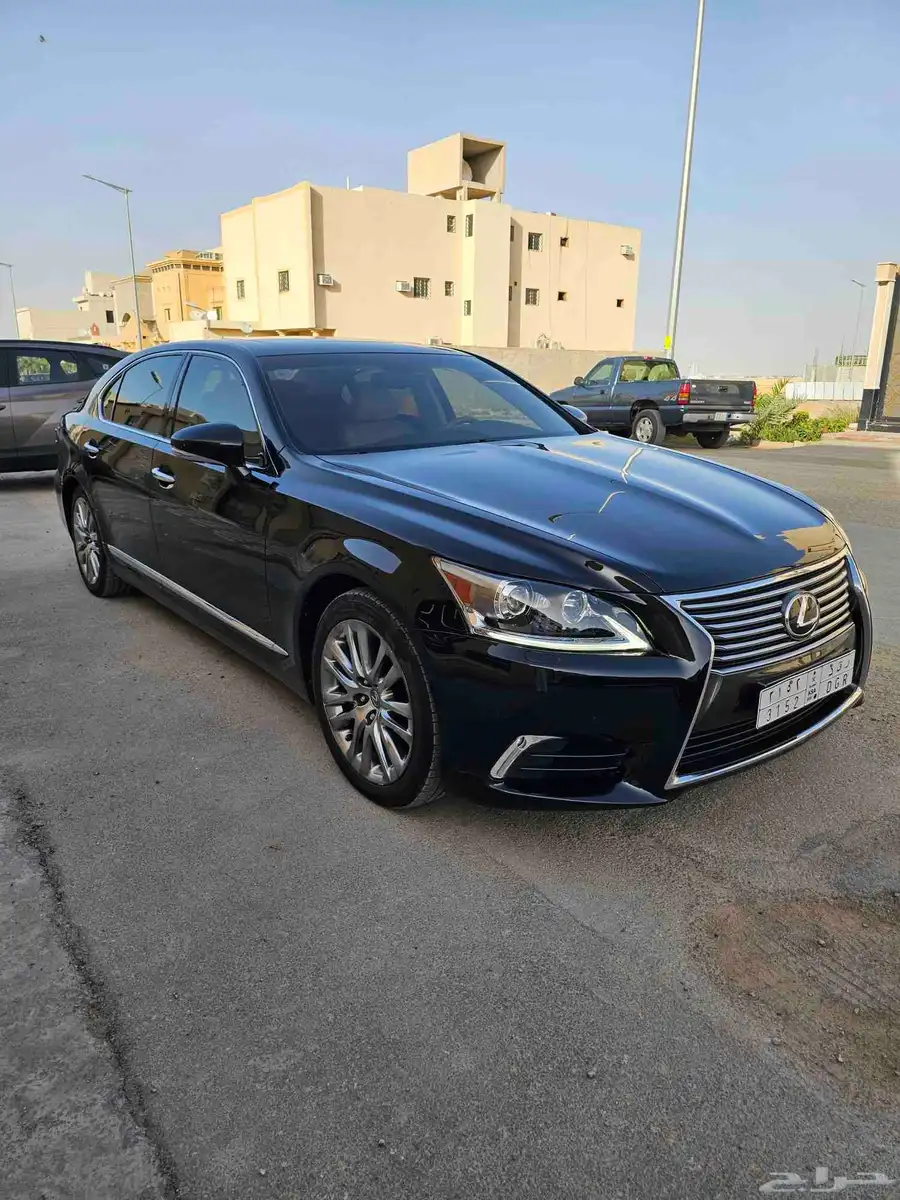 لكزس LS460L موديل 2014 ممشي قليل 0