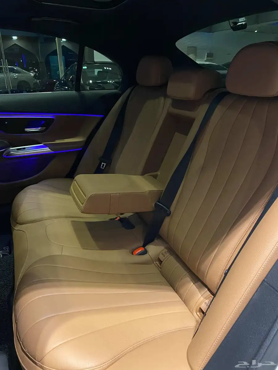 Mercedes E300 2024 13