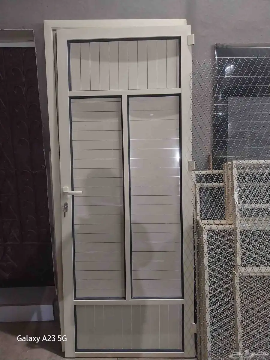 السلام عليكم ورحمة الله وبركاته  لدينا أبواب وبوابات من 400 0