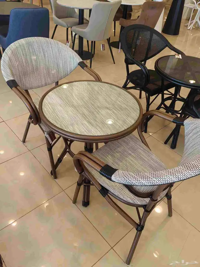 طاولات كوفي .. طقم طاولات مع كرسيين 3