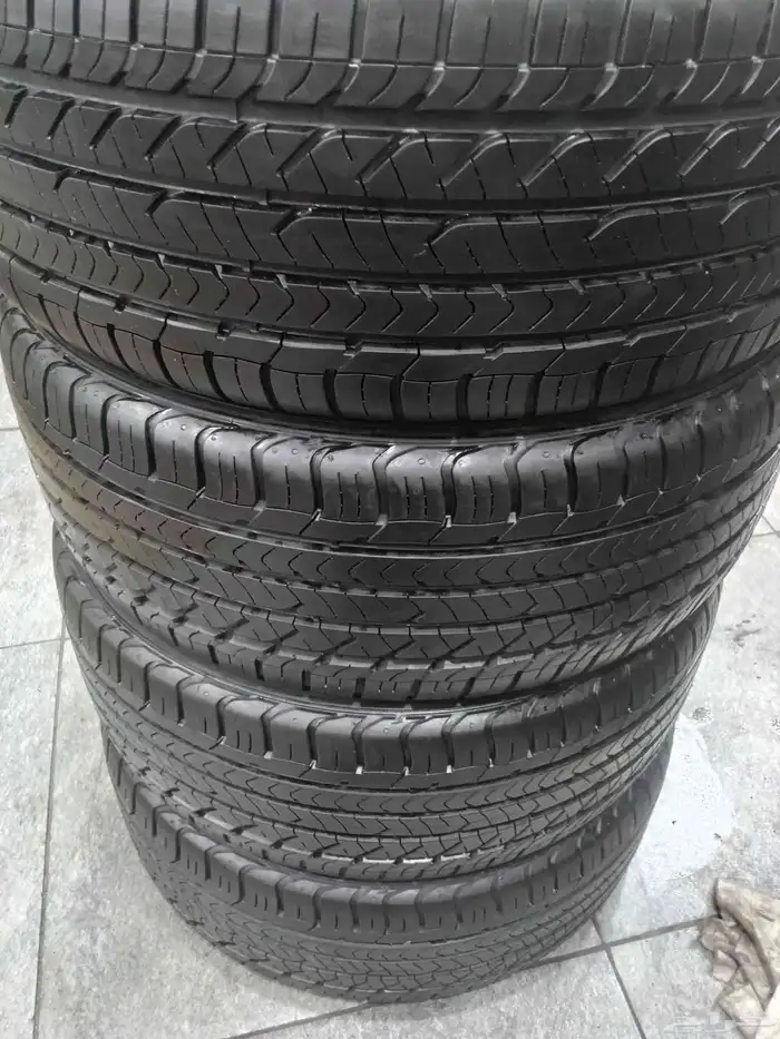 كفرات قوت القوه100  شبه جديد جوديير 235 45 18 6