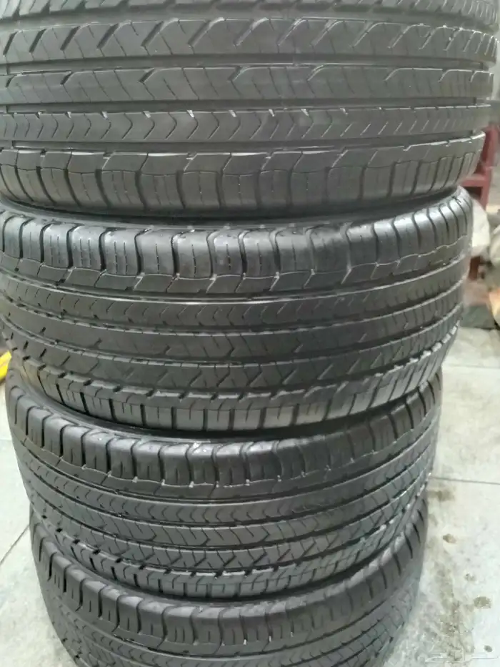 كفرات قوت القوه100  شبه جديد جوديير 235 45 18 7