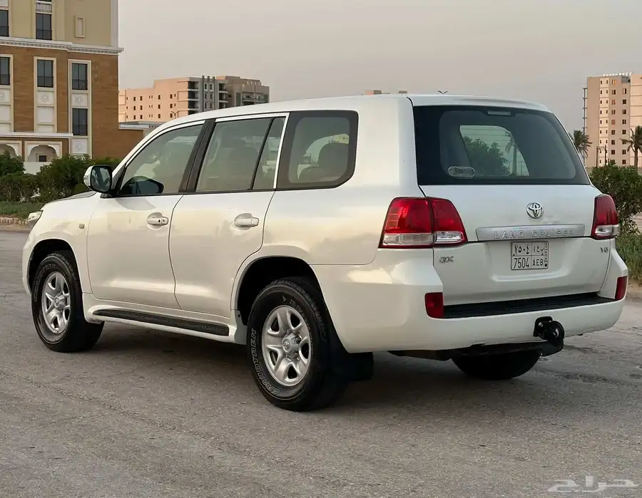 تايوتا لاندكروزر مديل 2011 GX 14