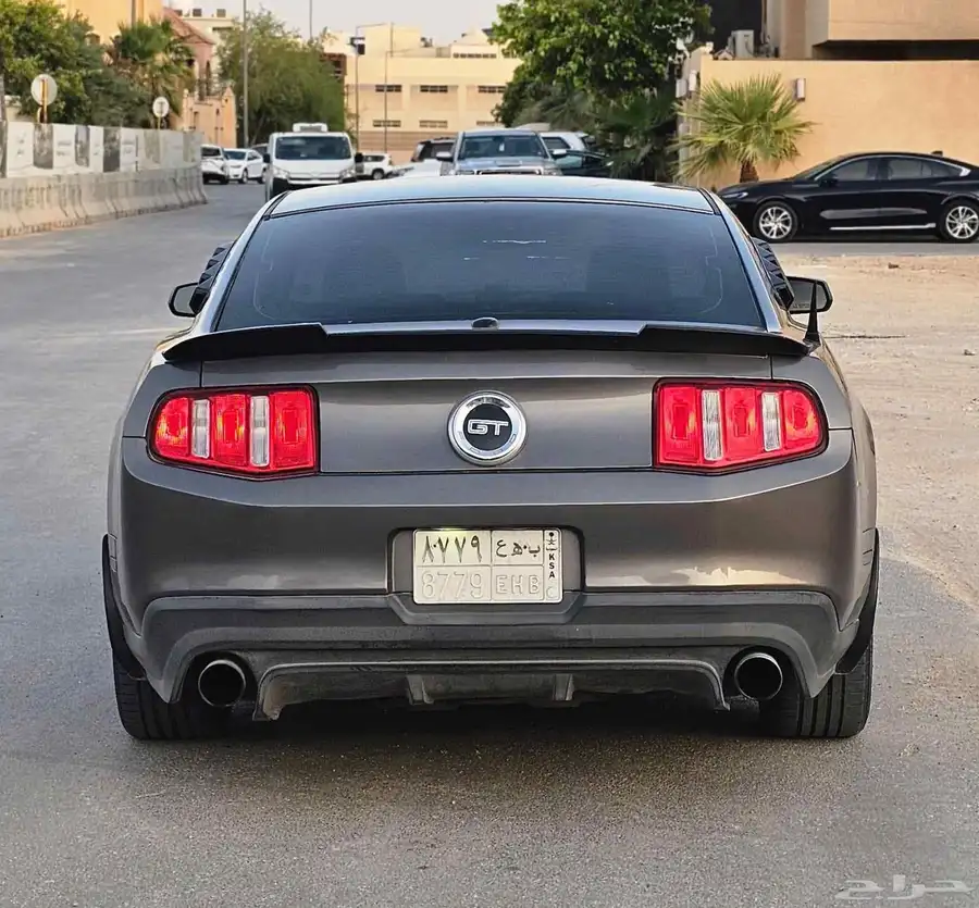 2010 Ford Mustang V8 4