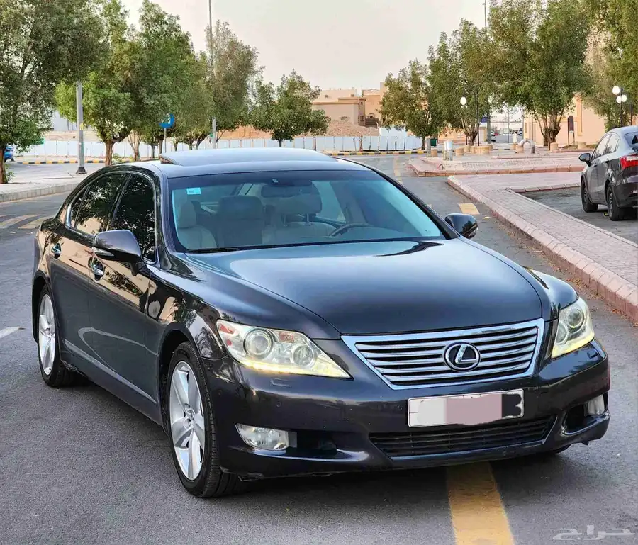 لكزس LS460L بحالة ممتازة 2010 8