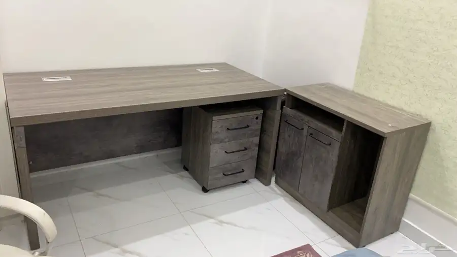 مكتب متكامل فخم مع الادراج وكرسي متحرك 0