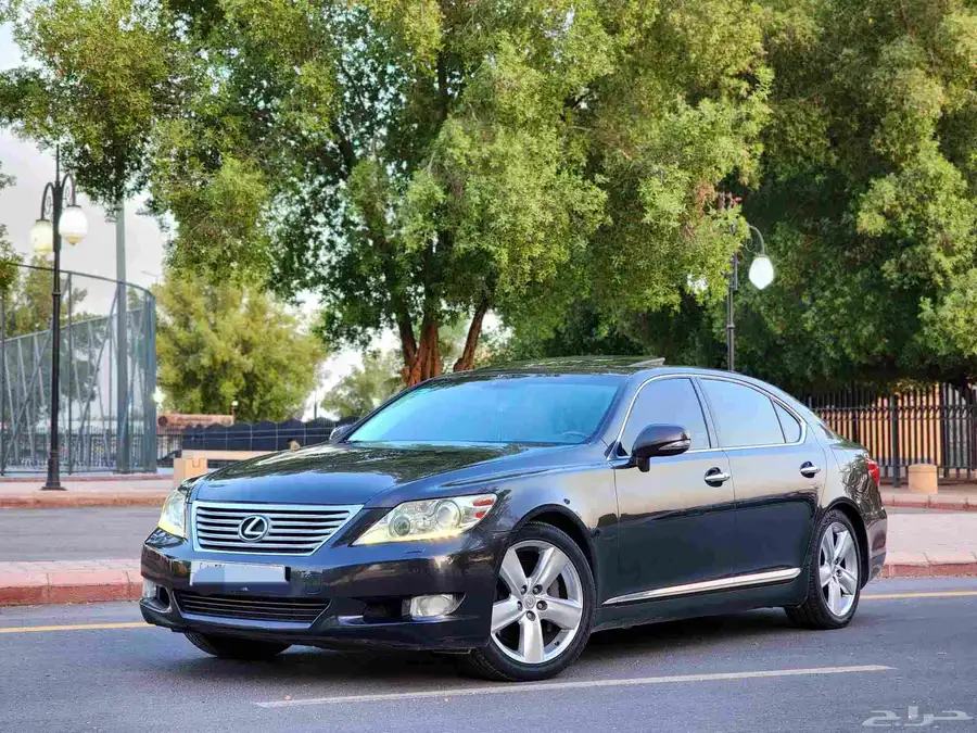 لكزس LS460L بحالة ممتازة 2010 2