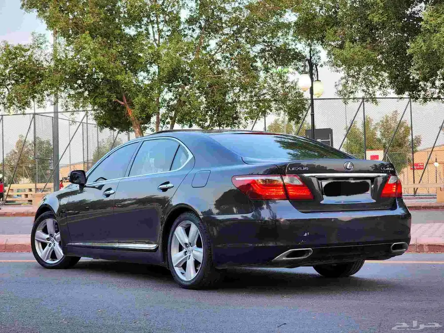 لكزس LS460L بحالة ممتازة 2010 4