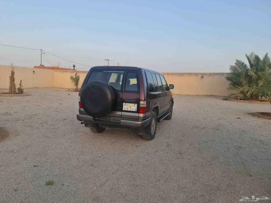 جيب ايسوزو تروبر 2003 4
