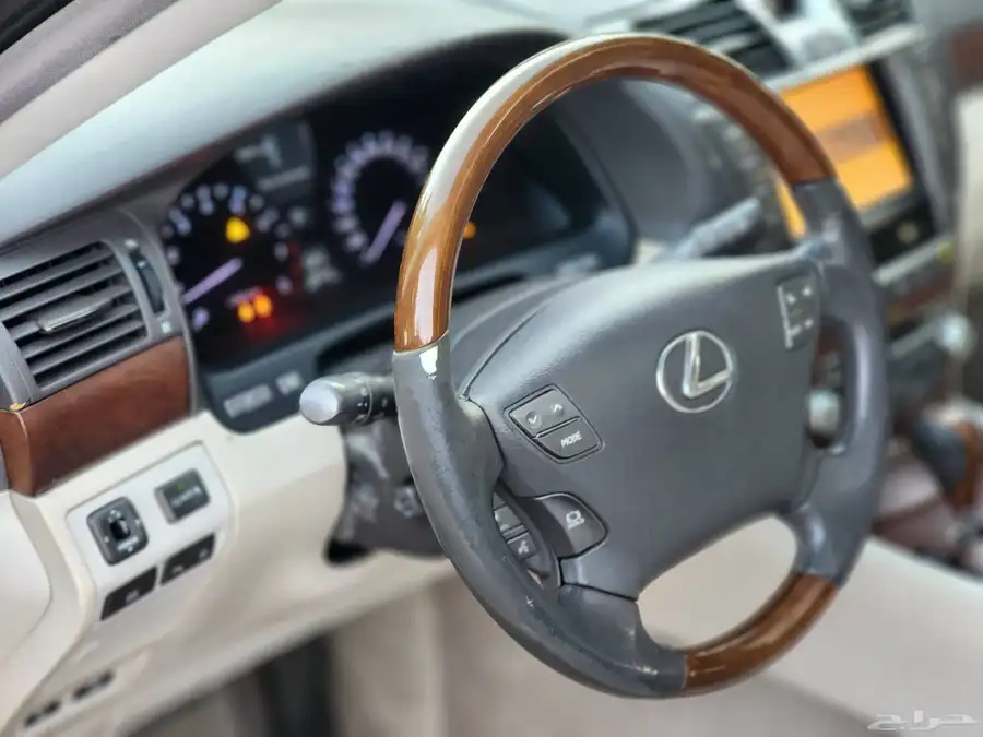 لكزس LS460L بحالة ممتازة 2010 22