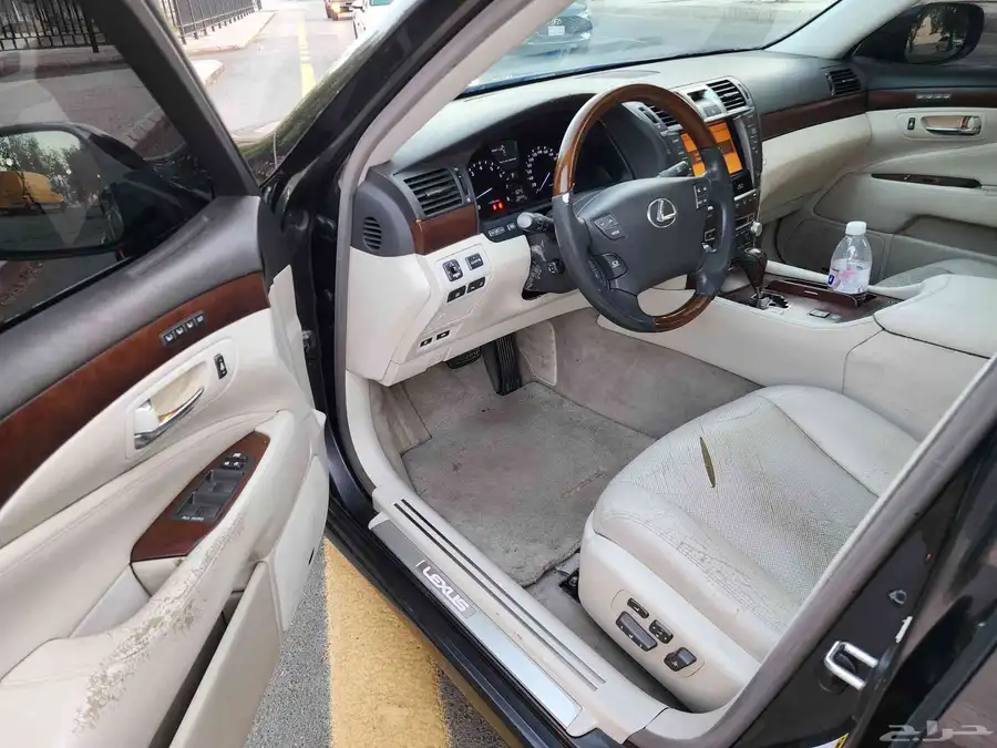 لكزس LS460L بحالة ممتازة 2010 9